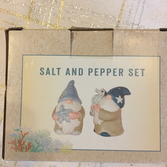 New In Box Cracker Barrel Gnome Salt & Pepper Shakers - Picture 1 of 5